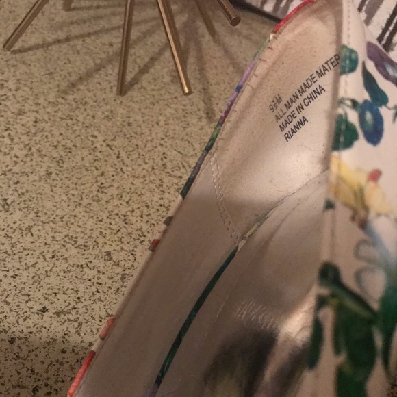 Hot Tomato High Heels - Picture 5 of 6